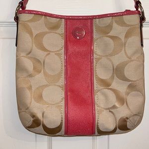 Stunning adjustable coach bag